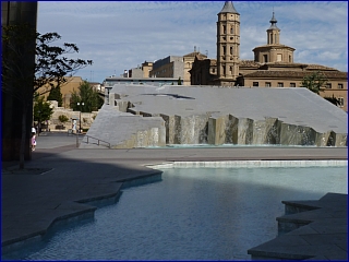 fuente de la hispanidad Zaragoza